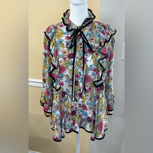 ups & downs Tops - Ups and Downs floral ruffle tie neck button down blouse size M